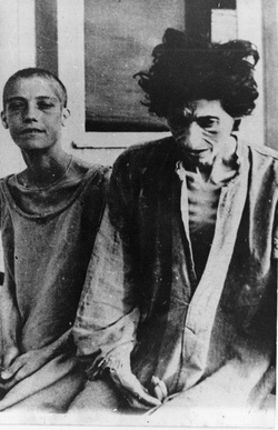 В’язні-жінки КТ Равенсбрюк; 1945 р. після визволення табору