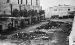 Il KL Majdanek - Ceneri umane ammucchiate accanto ai forni crematori; luglio 1944, dopo la liberazione del campo; (IPN